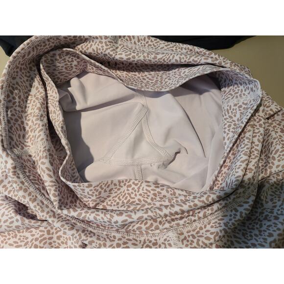 All Fenix white tan leopard print athletic leggings - medium - Picture 7 of 7